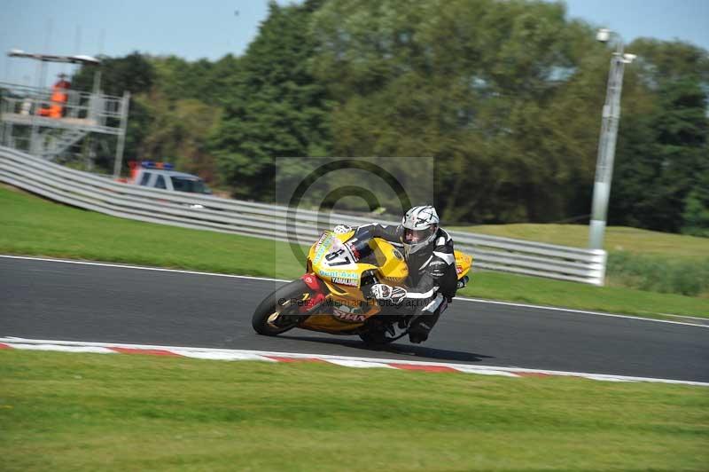 Motorcycle action photographs;event digital images;eventdigitalimages;no limits trackday;oulton park;oulton park circuit cheshire;oulton park photographs;peter wileman photography;trackday;trackday digital images;trackday photos