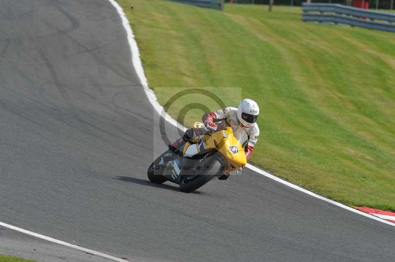 Motorcycle action photographs;event digital images;eventdigitalimages;no limits trackday;oulton park;oulton park circuit cheshire;oulton park photographs;peter wileman photography;trackday;trackday digital images;trackday photos