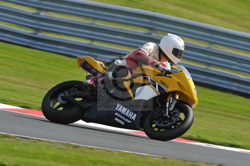 Motorcycle action photographs;event digital images;eventdigitalimages;no limits trackday;oulton park;oulton park circuit cheshire;oulton park photographs;peter wileman photography;trackday;trackday digital images;trackday photos