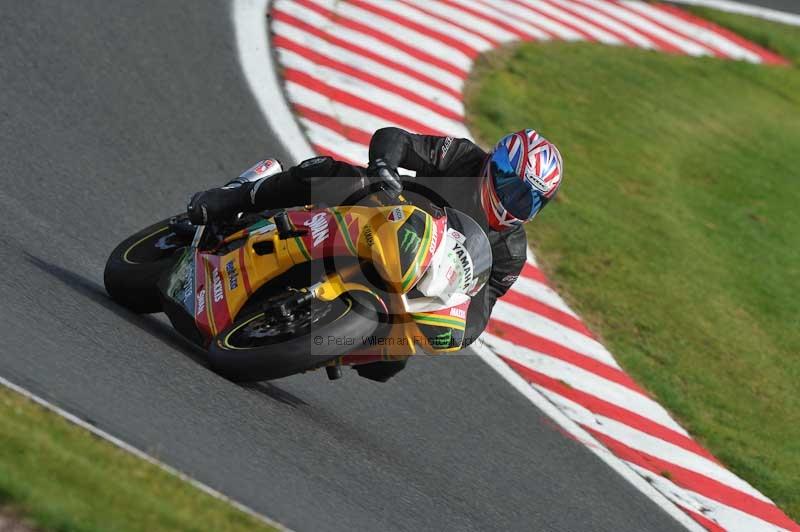 Motorcycle action photographs;event digital images;eventdigitalimages;no limits trackday;oulton park;oulton park circuit cheshire;oulton park photographs;peter wileman photography;trackday;trackday digital images;trackday photos