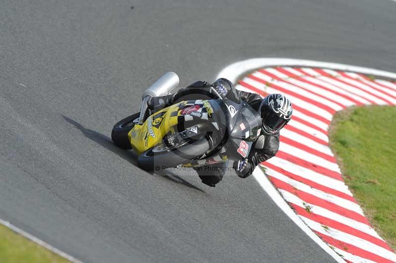 Motorcycle action photographs;event digital images;eventdigitalimages;no limits trackday;oulton park;oulton park circuit cheshire;oulton park photographs;peter wileman photography;trackday;trackday digital images;trackday photos