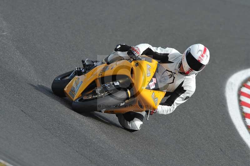 Motorcycle action photographs;event digital images;eventdigitalimages;no limits trackday;oulton park;oulton park circuit cheshire;oulton park photographs;peter wileman photography;trackday;trackday digital images;trackday photos