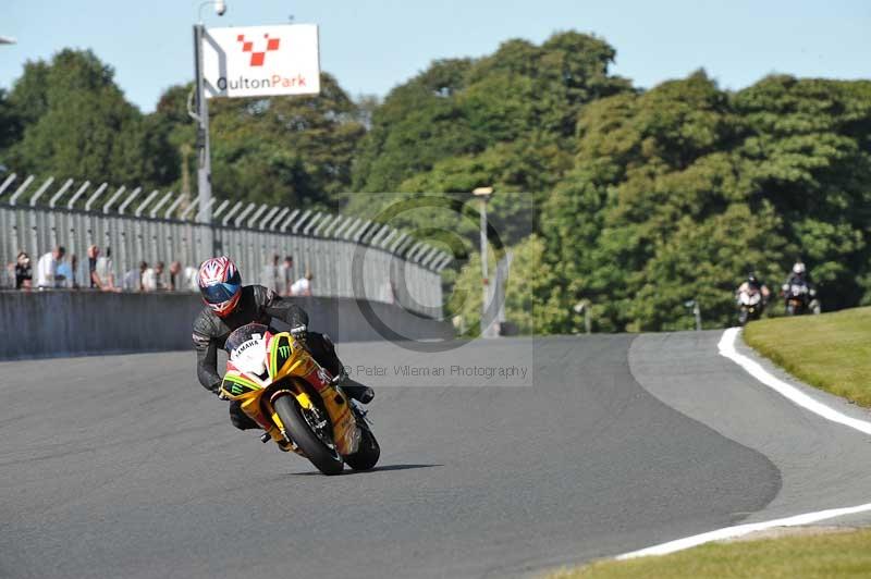 Motorcycle action photographs;event digital images;eventdigitalimages;no limits trackday;oulton park;oulton park circuit cheshire;oulton park photographs;peter wileman photography;trackday;trackday digital images;trackday photos