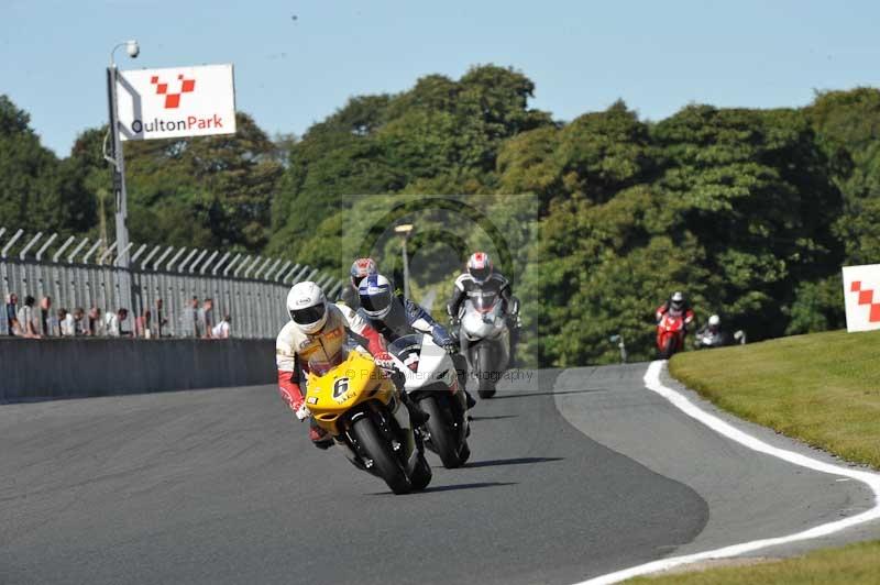 Motorcycle action photographs;event digital images;eventdigitalimages;no limits trackday;oulton park;oulton park circuit cheshire;oulton park photographs;peter wileman photography;trackday;trackday digital images;trackday photos