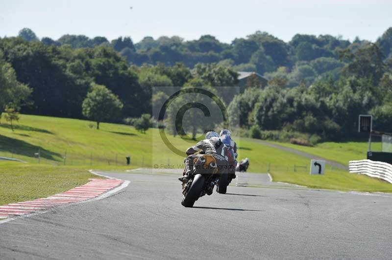 Motorcycle action photographs;event digital images;eventdigitalimages;no limits trackday;oulton park;oulton park circuit cheshire;oulton park photographs;peter wileman photography;trackday;trackday digital images;trackday photos