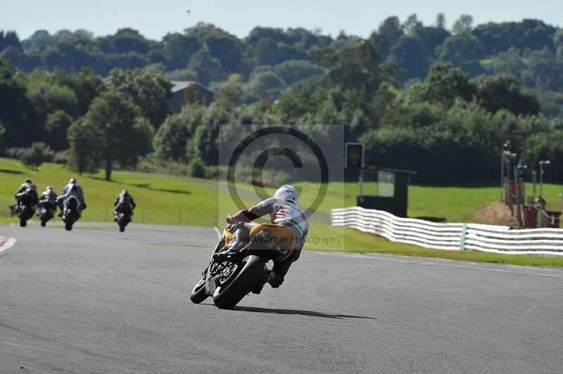 Motorcycle action photographs;event digital images;eventdigitalimages;no limits trackday;oulton park;oulton park circuit cheshire;oulton park photographs;peter wileman photography;trackday;trackday digital images;trackday photos