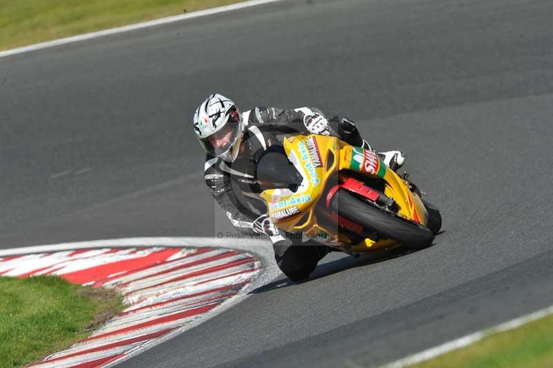 Motorcycle action photographs;event digital images;eventdigitalimages;no limits trackday;oulton park;oulton park circuit cheshire;oulton park photographs;peter wileman photography;trackday;trackday digital images;trackday photos