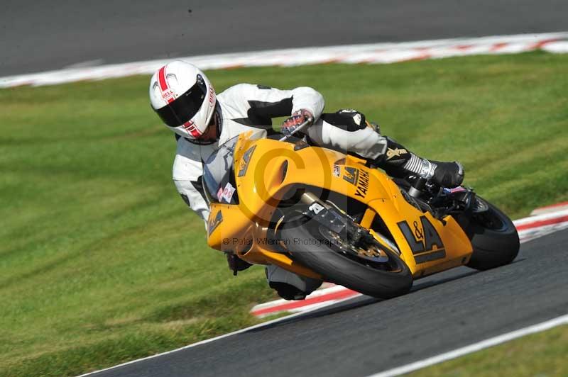 Motorcycle action photographs;event digital images;eventdigitalimages;no limits trackday;oulton park;oulton park circuit cheshire;oulton park photographs;peter wileman photography;trackday;trackday digital images;trackday photos