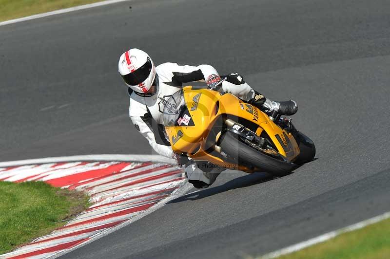 Motorcycle action photographs;event digital images;eventdigitalimages;no limits trackday;oulton park;oulton park circuit cheshire;oulton park photographs;peter wileman photography;trackday;trackday digital images;trackday photos