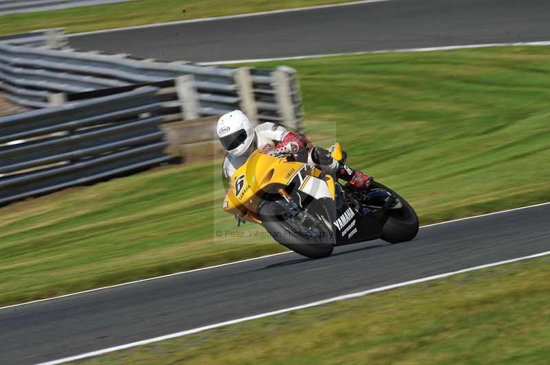 Motorcycle action photographs;event digital images;eventdigitalimages;no limits trackday;oulton park;oulton park circuit cheshire;oulton park photographs;peter wileman photography;trackday;trackday digital images;trackday photos