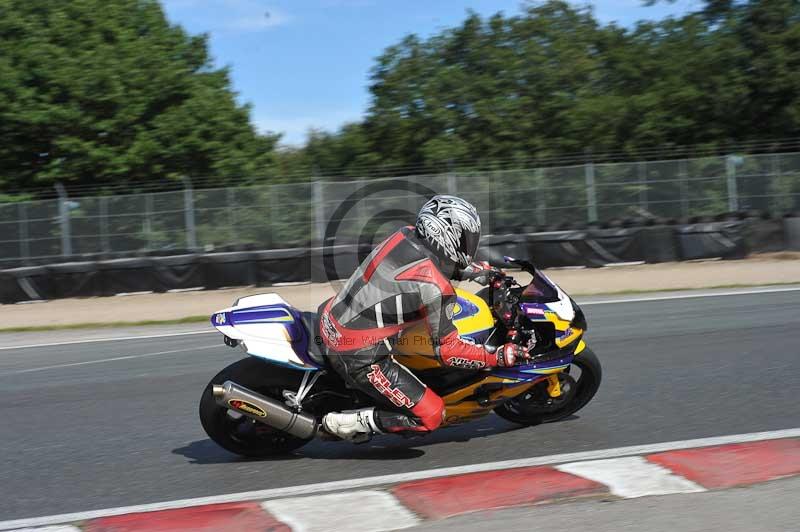 Motorcycle action photographs;event digital images;eventdigitalimages;no limits trackday;oulton park;oulton park circuit cheshire;oulton park photographs;peter wileman photography;trackday;trackday digital images;trackday photos