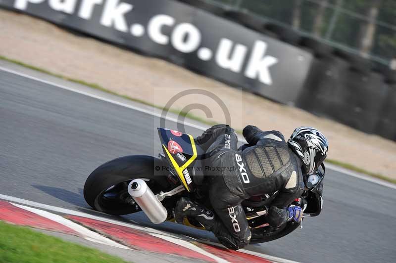 Motorcycle action photographs;event digital images;eventdigitalimages;no limits trackday;oulton park;oulton park circuit cheshire;oulton park photographs;peter wileman photography;trackday;trackday digital images;trackday photos