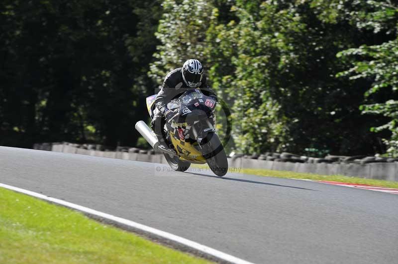 Motorcycle action photographs;event digital images;eventdigitalimages;no limits trackday;oulton park;oulton park circuit cheshire;oulton park photographs;peter wileman photography;trackday;trackday digital images;trackday photos