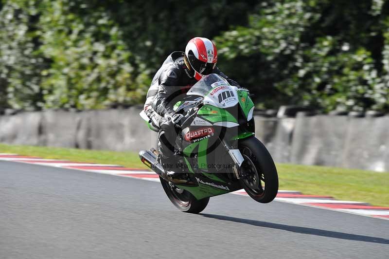 Motorcycle action photographs;event digital images;eventdigitalimages;no limits trackday;oulton park;oulton park circuit cheshire;oulton park photographs;peter wileman photography;trackday;trackday digital images;trackday photos