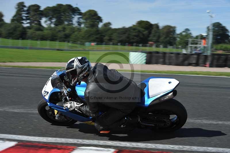 Motorcycle action photographs;event digital images;eventdigitalimages;no limits trackday;oulton park;oulton park circuit cheshire;oulton park photographs;peter wileman photography;trackday;trackday digital images;trackday photos
