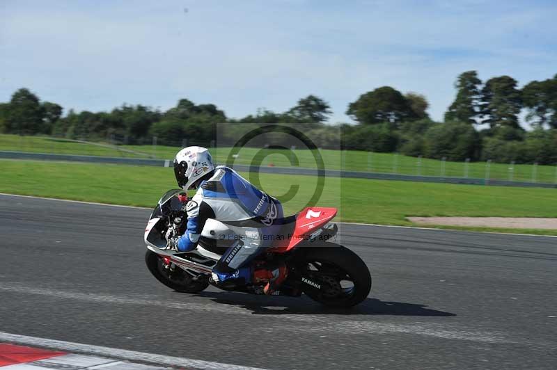 Motorcycle action photographs;event digital images;eventdigitalimages;no limits trackday;oulton park;oulton park circuit cheshire;oulton park photographs;peter wileman photography;trackday;trackday digital images;trackday photos