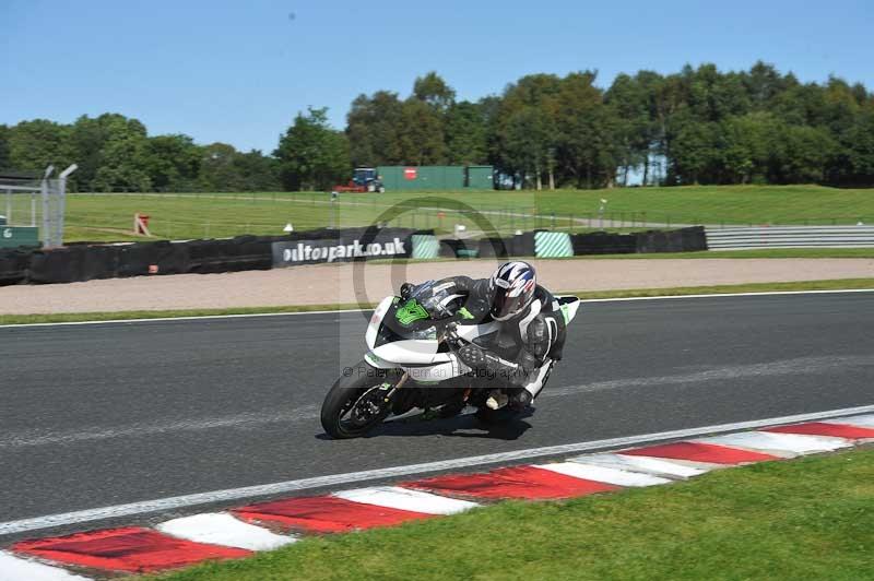 Motorcycle action photographs;event digital images;eventdigitalimages;no limits trackday;oulton park;oulton park circuit cheshire;oulton park photographs;peter wileman photography;trackday;trackday digital images;trackday photos
