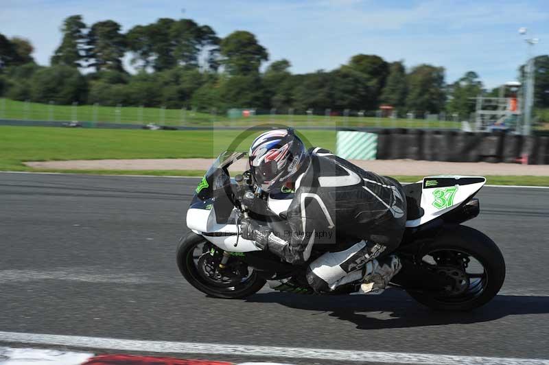 Motorcycle action photographs;event digital images;eventdigitalimages;no limits trackday;oulton park;oulton park circuit cheshire;oulton park photographs;peter wileman photography;trackday;trackday digital images;trackday photos
