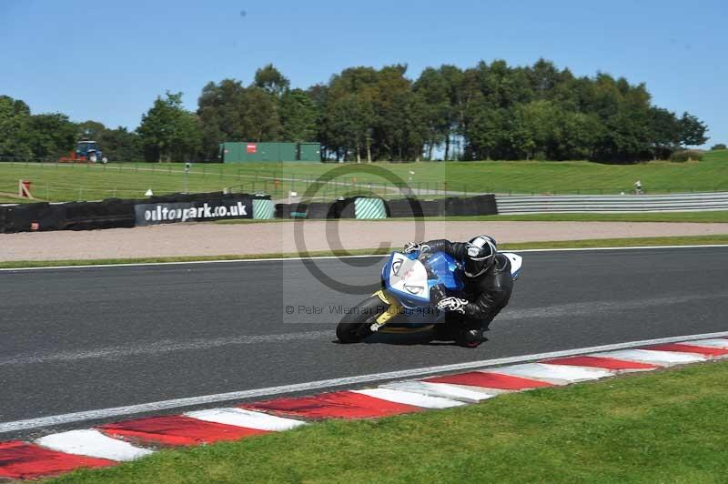 Motorcycle action photographs;event digital images;eventdigitalimages;no limits trackday;oulton park;oulton park circuit cheshire;oulton park photographs;peter wileman photography;trackday;trackday digital images;trackday photos