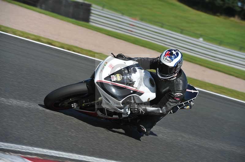 Motorcycle action photographs;event digital images;eventdigitalimages;no limits trackday;oulton park;oulton park circuit cheshire;oulton park photographs;peter wileman photography;trackday;trackday digital images;trackday photos
