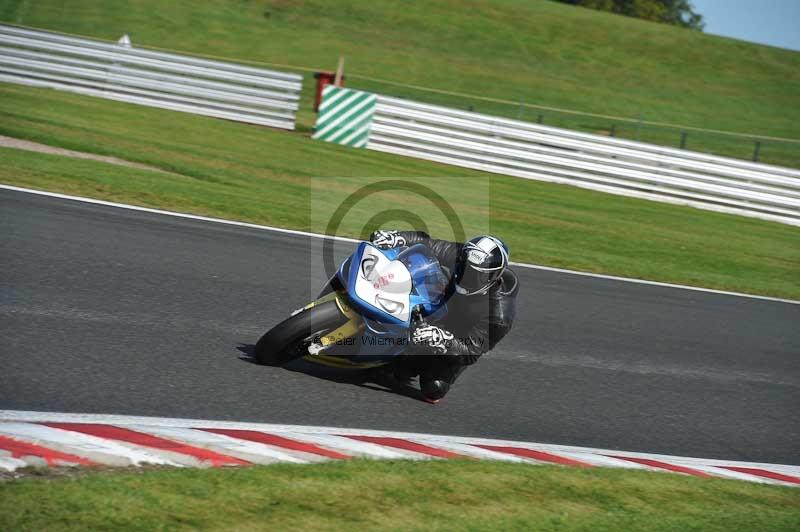 Motorcycle action photographs;event digital images;eventdigitalimages;no limits trackday;oulton park;oulton park circuit cheshire;oulton park photographs;peter wileman photography;trackday;trackday digital images;trackday photos