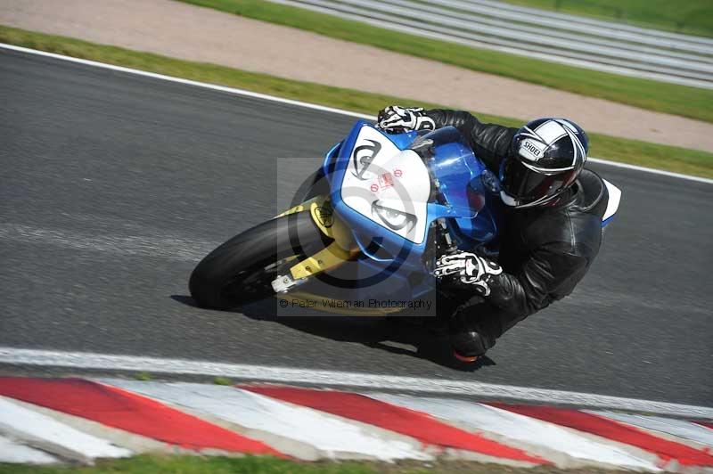 Motorcycle action photographs;event digital images;eventdigitalimages;no limits trackday;oulton park;oulton park circuit cheshire;oulton park photographs;peter wileman photography;trackday;trackday digital images;trackday photos