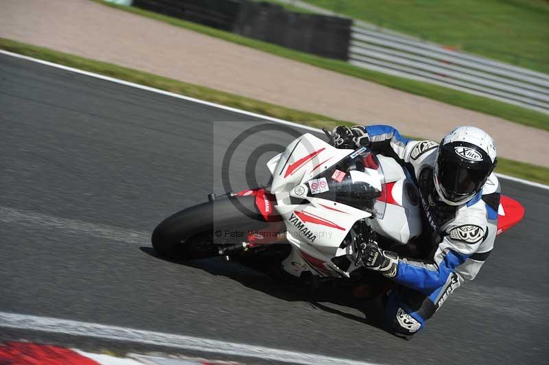 Motorcycle action photographs;event digital images;eventdigitalimages;no limits trackday;oulton park;oulton park circuit cheshire;oulton park photographs;peter wileman photography;trackday;trackday digital images;trackday photos