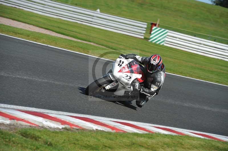 Motorcycle action photographs;event digital images;eventdigitalimages;no limits trackday;oulton park;oulton park circuit cheshire;oulton park photographs;peter wileman photography;trackday;trackday digital images;trackday photos