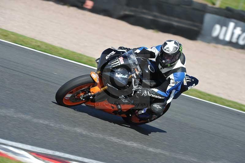 Motorcycle action photographs;event digital images;eventdigitalimages;no limits trackday;oulton park;oulton park circuit cheshire;oulton park photographs;peter wileman photography;trackday;trackday digital images;trackday photos