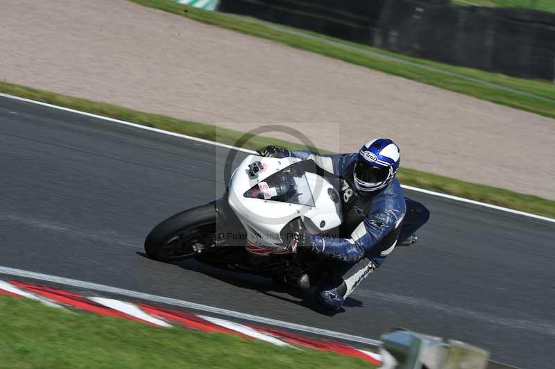 Motorcycle action photographs;event digital images;eventdigitalimages;no limits trackday;oulton park;oulton park circuit cheshire;oulton park photographs;peter wileman photography;trackday;trackday digital images;trackday photos