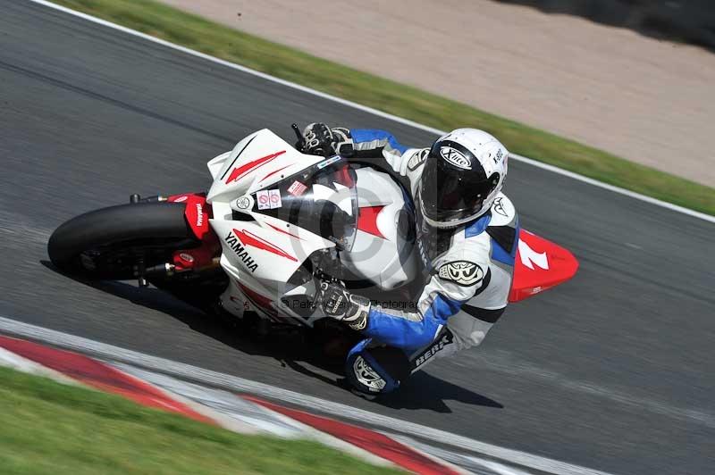 Motorcycle action photographs;event digital images;eventdigitalimages;no limits trackday;oulton park;oulton park circuit cheshire;oulton park photographs;peter wileman photography;trackday;trackday digital images;trackday photos