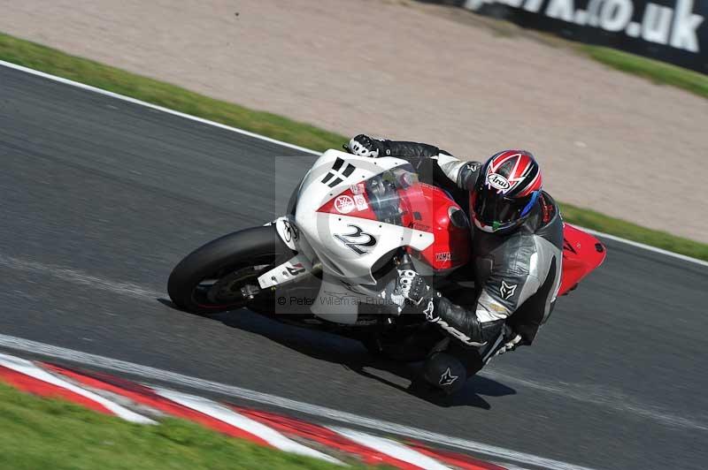 Motorcycle action photographs;event digital images;eventdigitalimages;no limits trackday;oulton park;oulton park circuit cheshire;oulton park photographs;peter wileman photography;trackday;trackday digital images;trackday photos