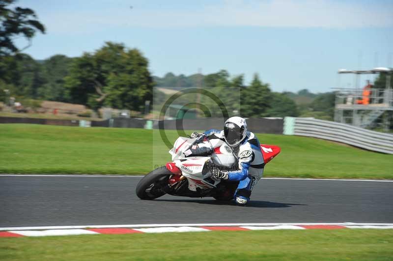 Motorcycle action photographs;event digital images;eventdigitalimages;no limits trackday;oulton park;oulton park circuit cheshire;oulton park photographs;peter wileman photography;trackday;trackday digital images;trackday photos