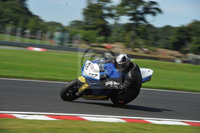 Motorcycle action photographs;event digital images;eventdigitalimages;no limits trackday;oulton park;oulton park circuit cheshire;oulton park photographs;peter wileman photography;trackday;trackday digital images;trackday photos