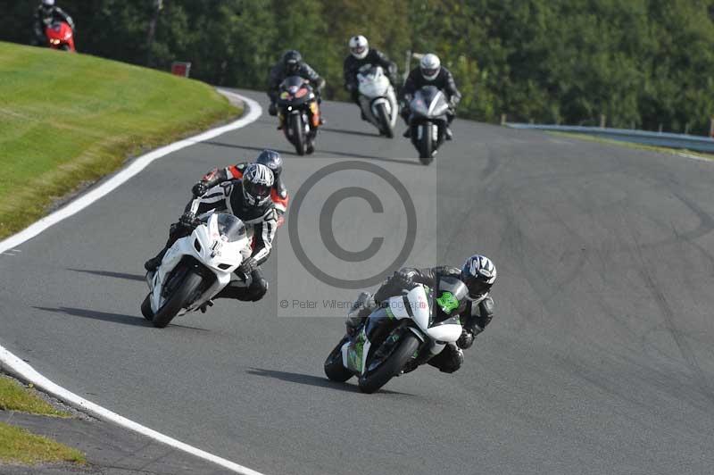 Motorcycle action photographs;event digital images;eventdigitalimages;no limits trackday;oulton park;oulton park circuit cheshire;oulton park photographs;peter wileman photography;trackday;trackday digital images;trackday photos