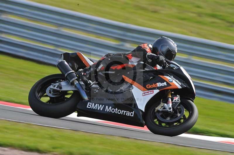 Motorcycle action photographs;event digital images;eventdigitalimages;no limits trackday;oulton park;oulton park circuit cheshire;oulton park photographs;peter wileman photography;trackday;trackday digital images;trackday photos