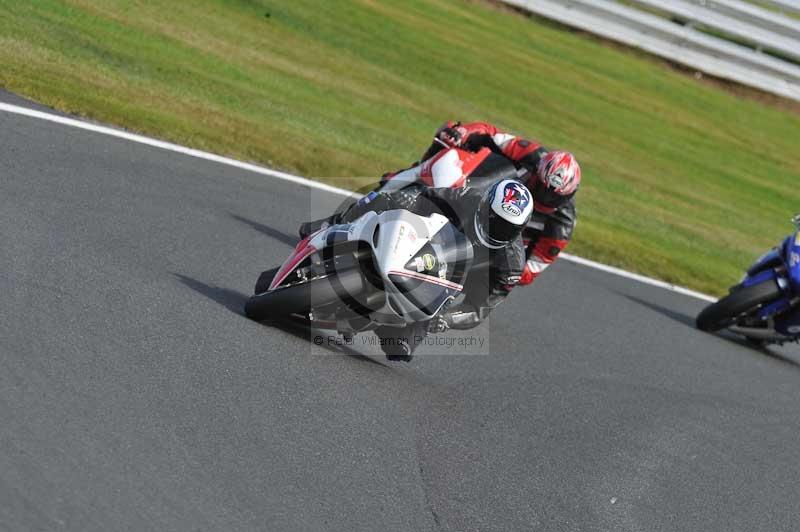 Motorcycle action photographs;event digital images;eventdigitalimages;no limits trackday;oulton park;oulton park circuit cheshire;oulton park photographs;peter wileman photography;trackday;trackday digital images;trackday photos