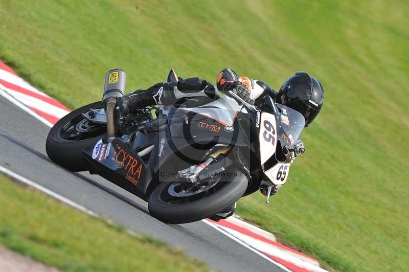 Motorcycle action photographs;event digital images;eventdigitalimages;no limits trackday;oulton park;oulton park circuit cheshire;oulton park photographs;peter wileman photography;trackday;trackday digital images;trackday photos