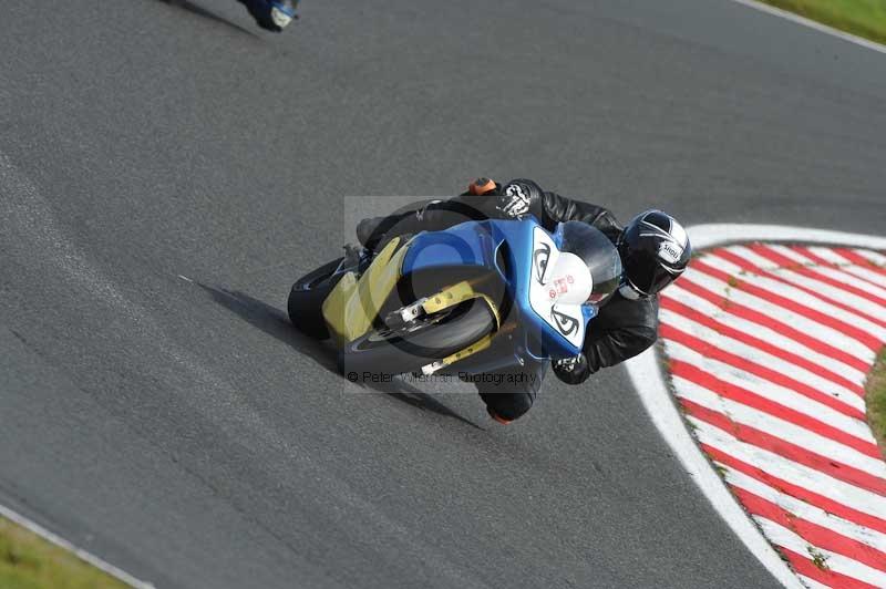 Motorcycle action photographs;event digital images;eventdigitalimages;no limits trackday;oulton park;oulton park circuit cheshire;oulton park photographs;peter wileman photography;trackday;trackday digital images;trackday photos