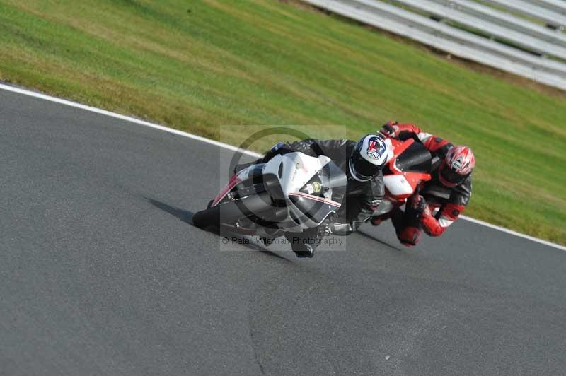 Motorcycle action photographs;event digital images;eventdigitalimages;no limits trackday;oulton park;oulton park circuit cheshire;oulton park photographs;peter wileman photography;trackday;trackday digital images;trackday photos