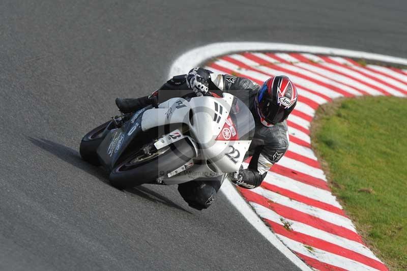 Motorcycle action photographs;event digital images;eventdigitalimages;no limits trackday;oulton park;oulton park circuit cheshire;oulton park photographs;peter wileman photography;trackday;trackday digital images;trackday photos