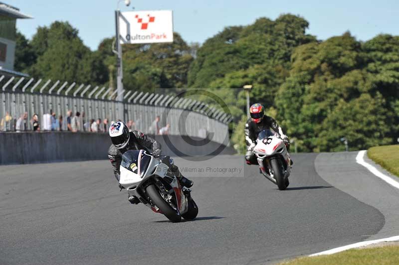 Motorcycle action photographs;event digital images;eventdigitalimages;no limits trackday;oulton park;oulton park circuit cheshire;oulton park photographs;peter wileman photography;trackday;trackday digital images;trackday photos