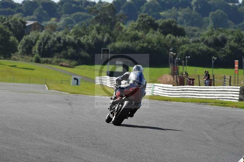 Motorcycle action photographs;event digital images;eventdigitalimages;no limits trackday;oulton park;oulton park circuit cheshire;oulton park photographs;peter wileman photography;trackday;trackday digital images;trackday photos