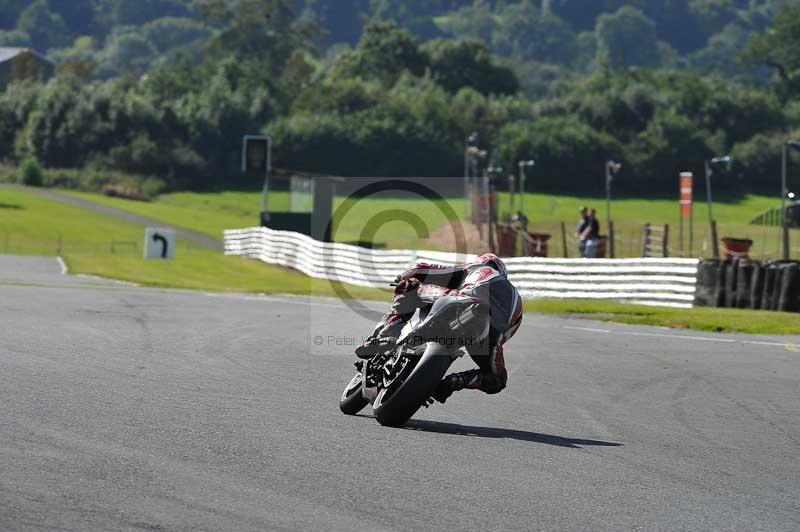 Motorcycle action photographs;event digital images;eventdigitalimages;no limits trackday;oulton park;oulton park circuit cheshire;oulton park photographs;peter wileman photography;trackday;trackday digital images;trackday photos
