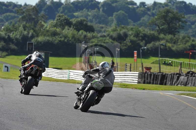 Motorcycle action photographs;event digital images;eventdigitalimages;no limits trackday;oulton park;oulton park circuit cheshire;oulton park photographs;peter wileman photography;trackday;trackday digital images;trackday photos