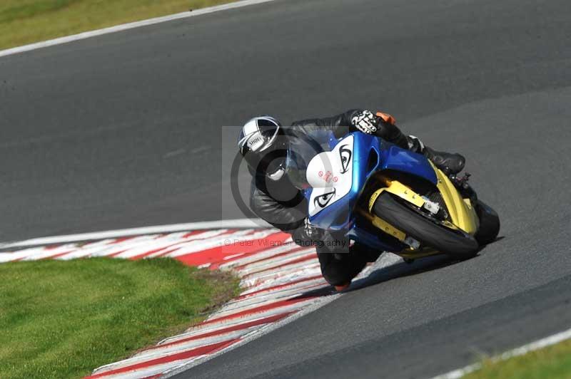 Motorcycle action photographs;event digital images;eventdigitalimages;no limits trackday;oulton park;oulton park circuit cheshire;oulton park photographs;peter wileman photography;trackday;trackday digital images;trackday photos