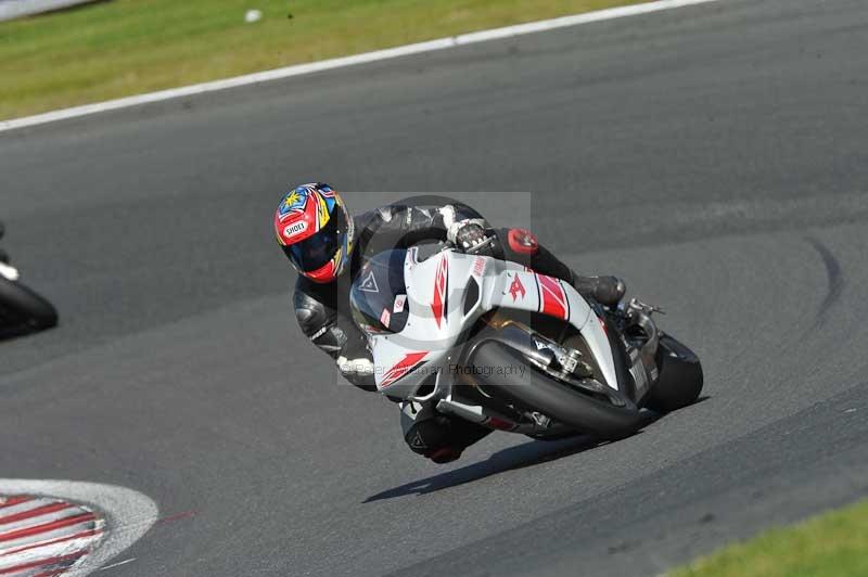 Motorcycle action photographs;event digital images;eventdigitalimages;no limits trackday;oulton park;oulton park circuit cheshire;oulton park photographs;peter wileman photography;trackday;trackday digital images;trackday photos
