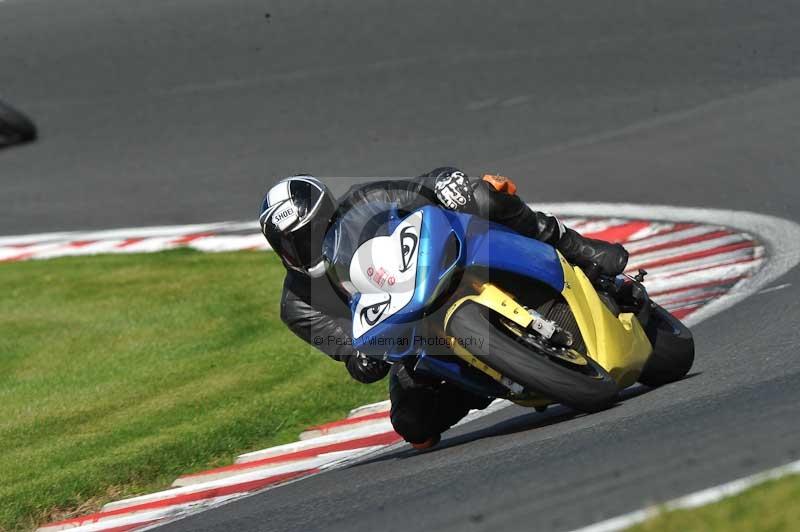 Motorcycle action photographs;event digital images;eventdigitalimages;no limits trackday;oulton park;oulton park circuit cheshire;oulton park photographs;peter wileman photography;trackday;trackday digital images;trackday photos