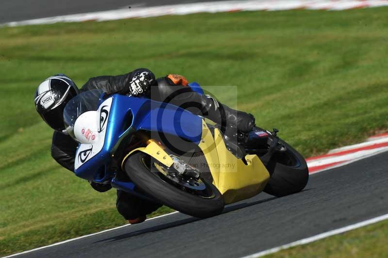 Motorcycle action photographs;event digital images;eventdigitalimages;no limits trackday;oulton park;oulton park circuit cheshire;oulton park photographs;peter wileman photography;trackday;trackday digital images;trackday photos