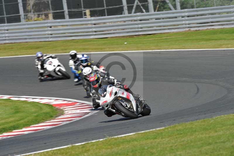 Motorcycle action photographs;event digital images;eventdigitalimages;no limits trackday;oulton park;oulton park circuit cheshire;oulton park photographs;peter wileman photography;trackday;trackday digital images;trackday photos